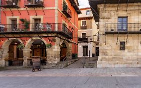 Housingleón - Albergue Turístico Nama Hostel